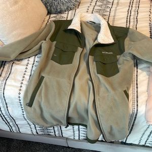 Columbia jacket size small